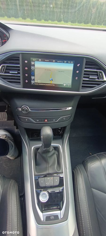 Peugeot 308 BlueHDi 150 EAT6 Stop & Start GT-Line Edition - 27