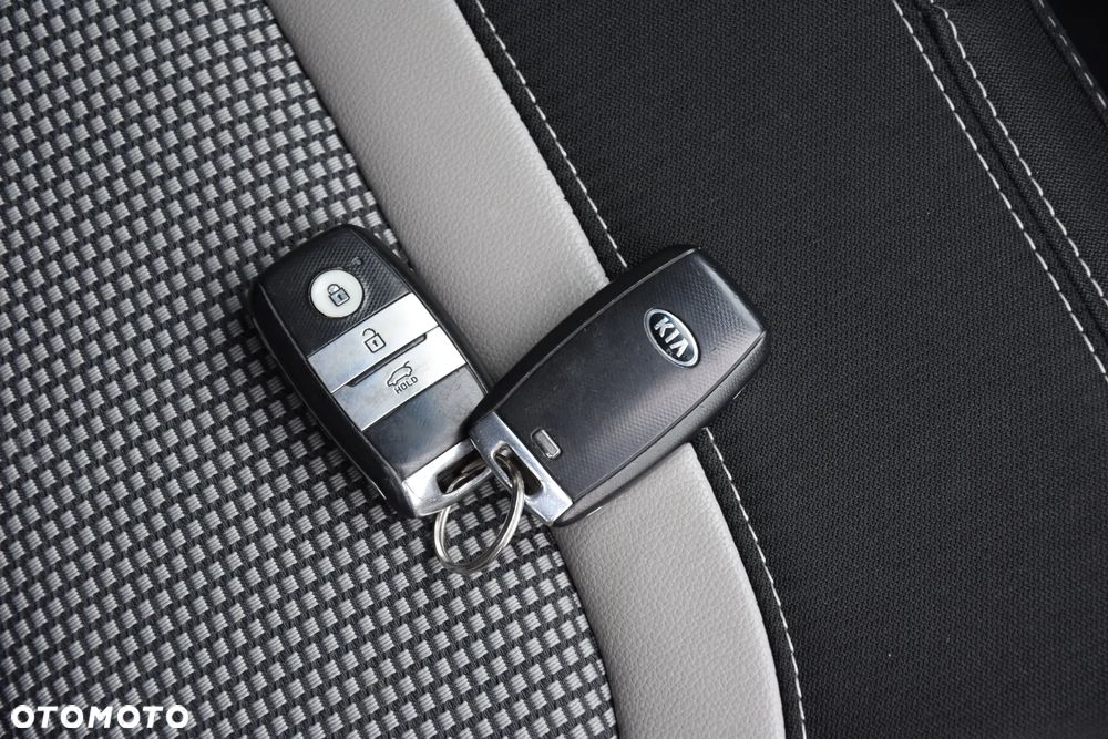 Kia Ceed 1.6 GDI SW DCT Spirit - 38