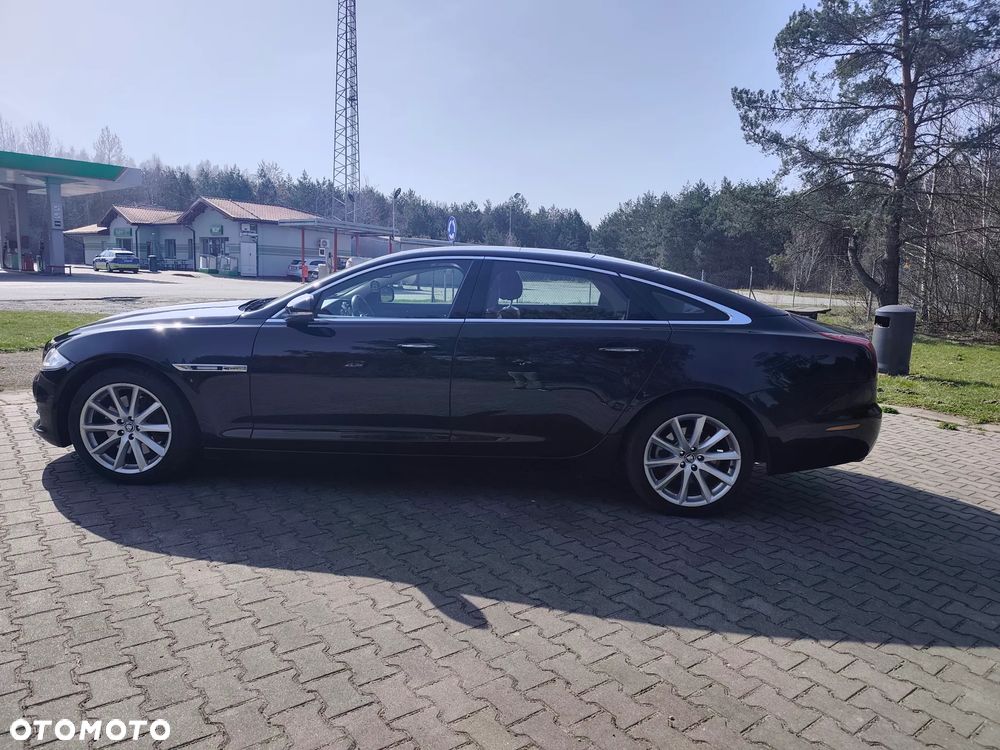 Jaguar XJ 3.0 D V6 LWB Portfolio - 24