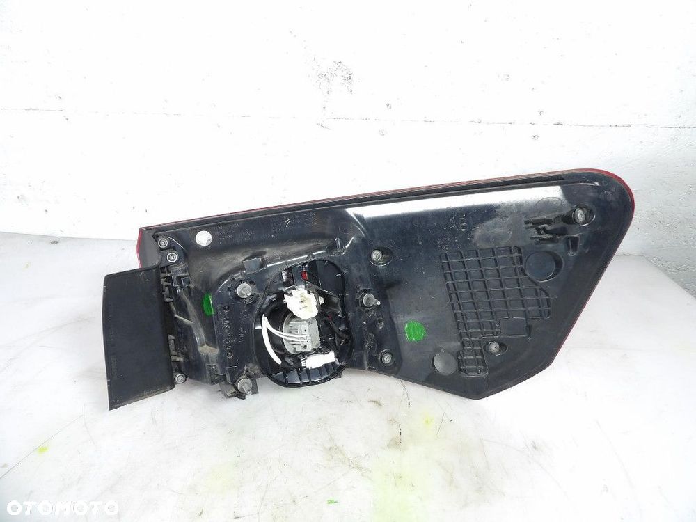 TOYOTA AVENSIS T27 LIFT SEDAN LAMPA TYŁ LEWA L90068018 - 2
