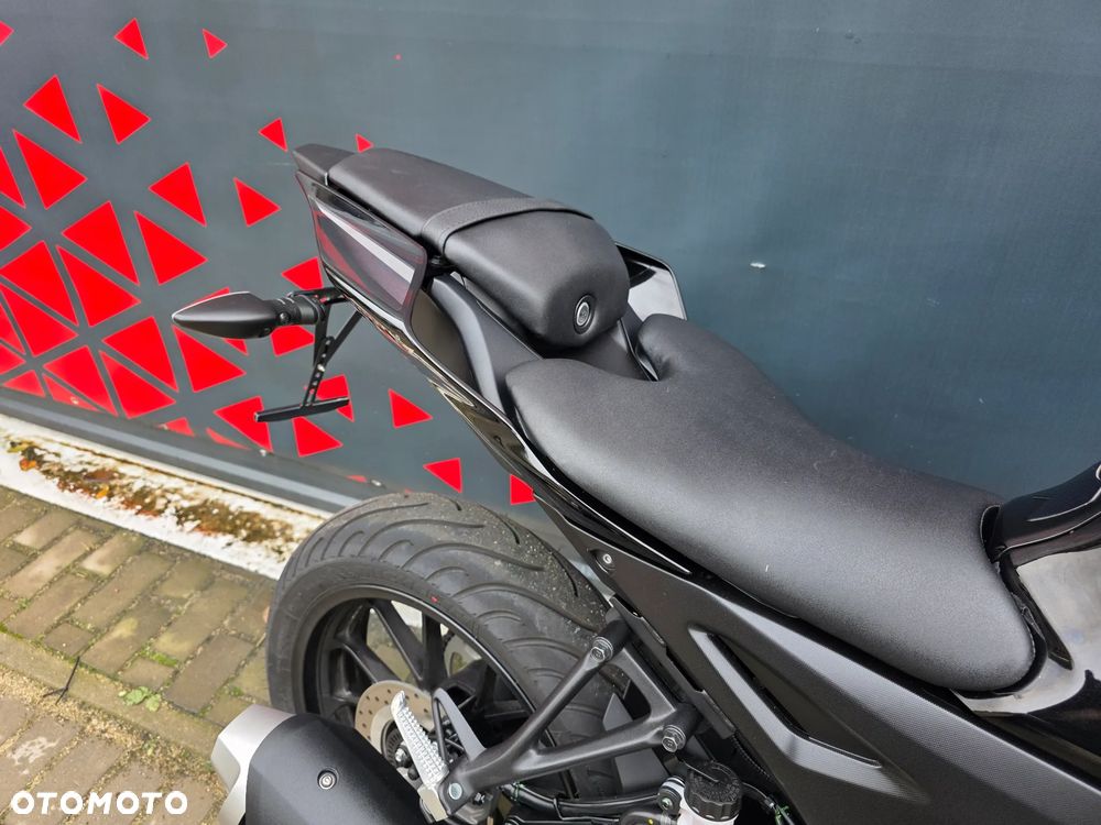 Yamaha YZF - 24