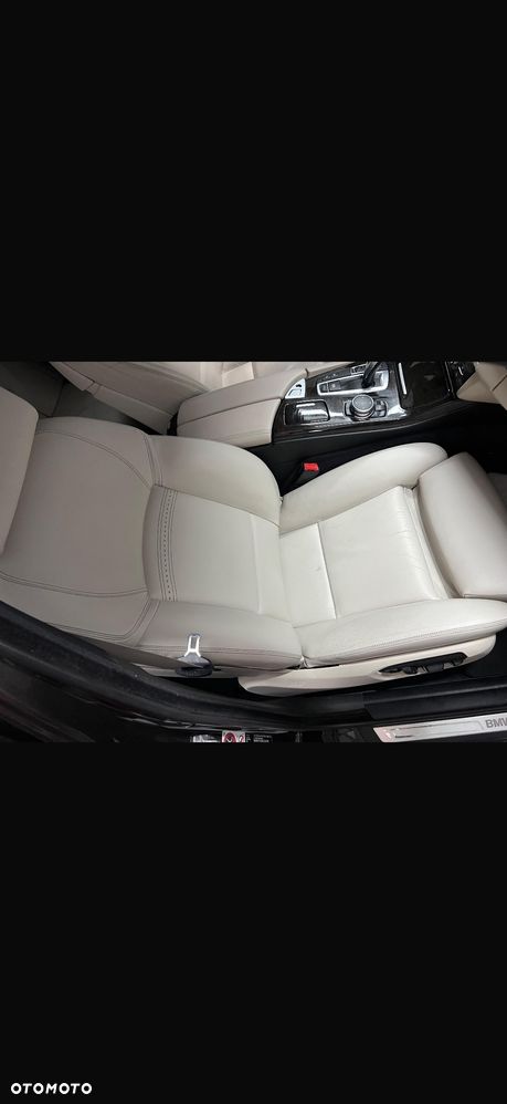 BMW Seria 5 528i xDrive - 13