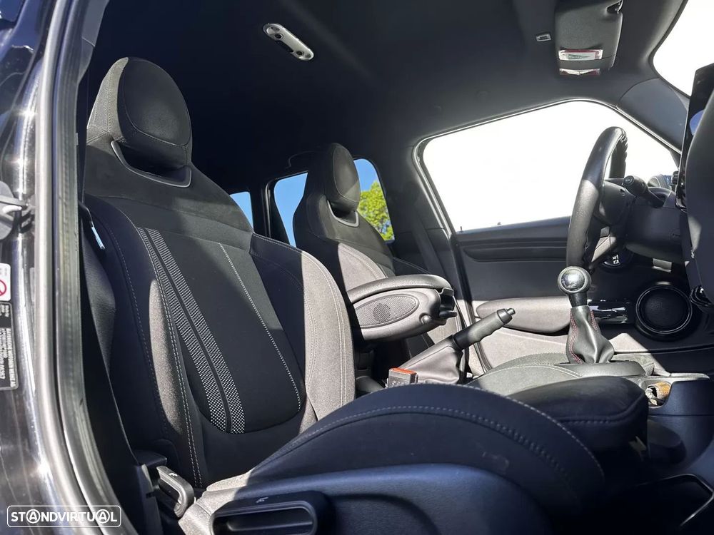 MINI 5 Portas Cooper D - 19