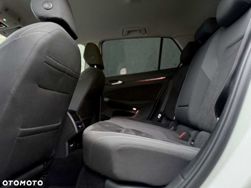 Volkswagen Golf - 11