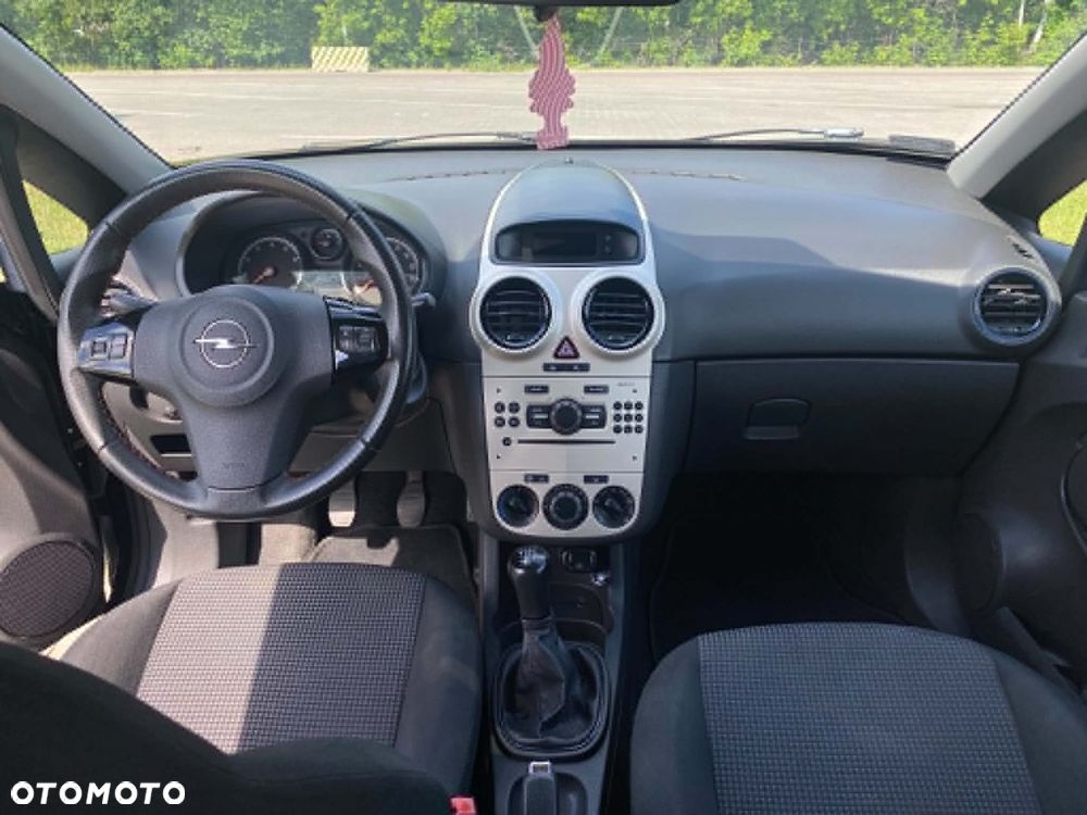 Opel Corsa 1.2 16V Cosmo - 3