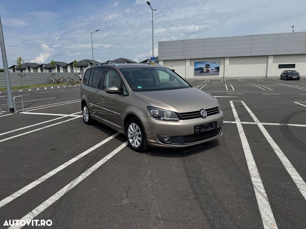 Volkswagen Touran - 12