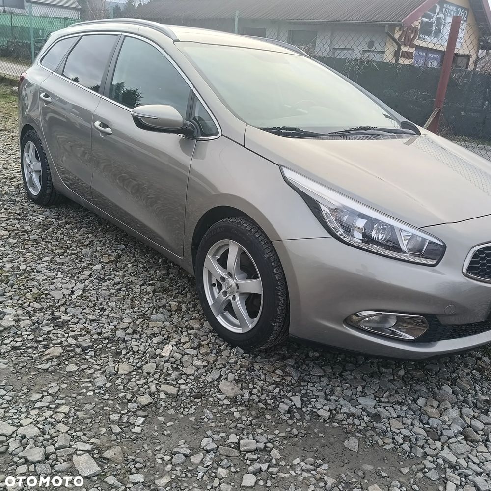 Kia Ceed 1.6 GDI Dream-Team Edition - 2