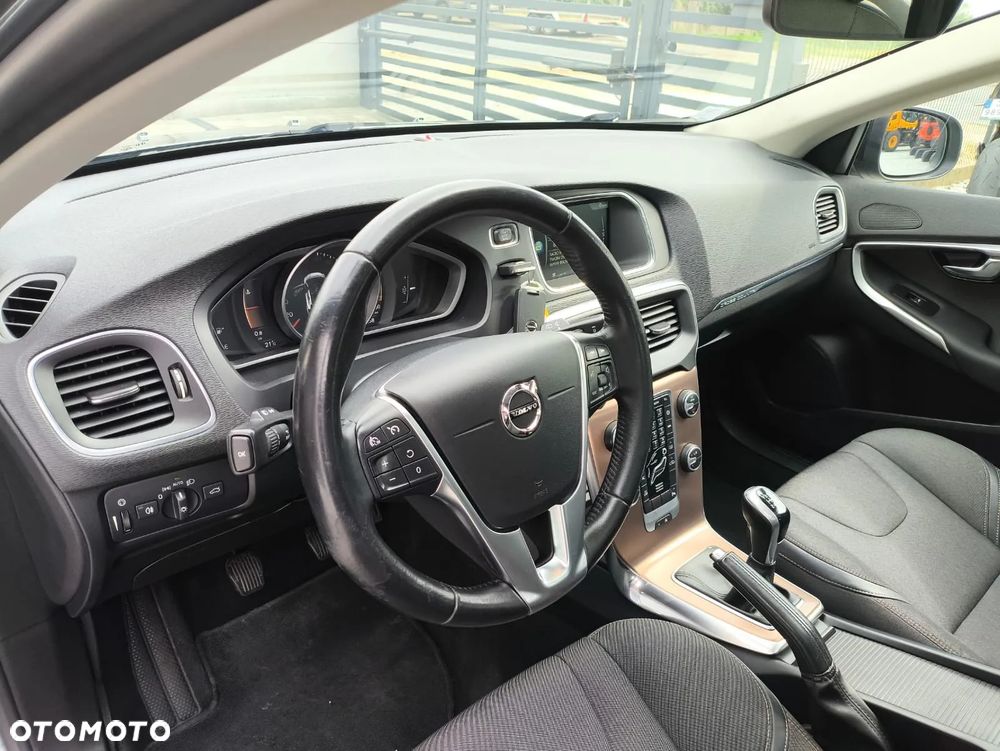 Volvo V40 D3 Momentum - 12