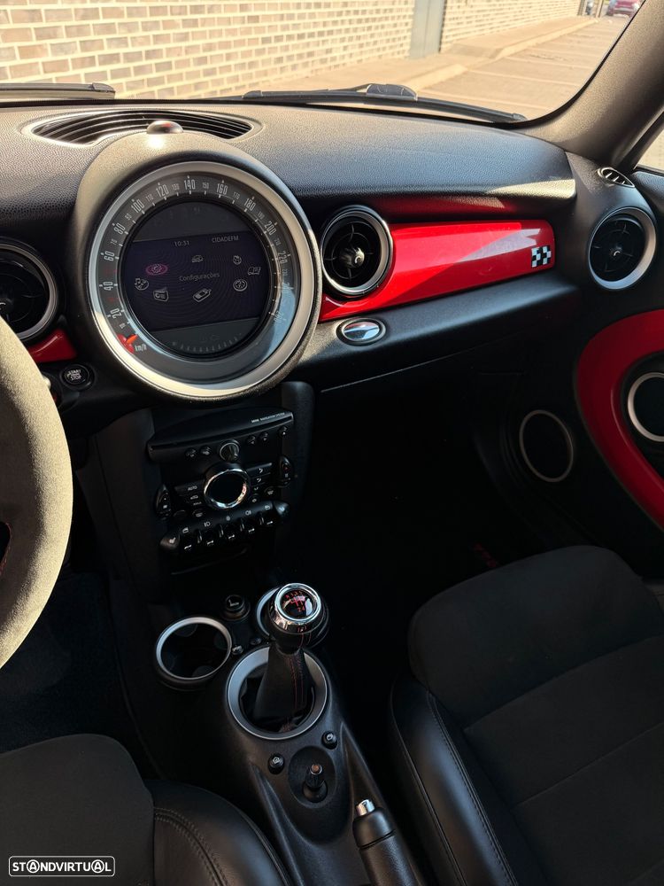 MINI 3 Portas John Cooper Works - 14