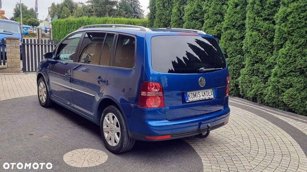 Volkswagen Touran - 4