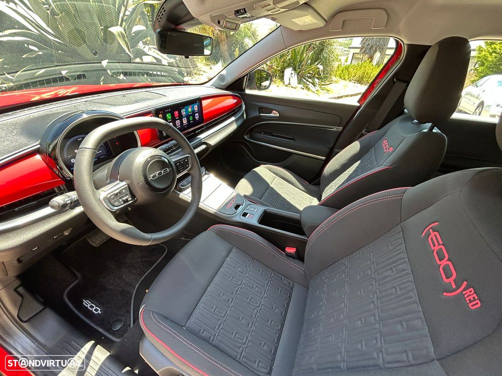 Fiat 600e Red - 14