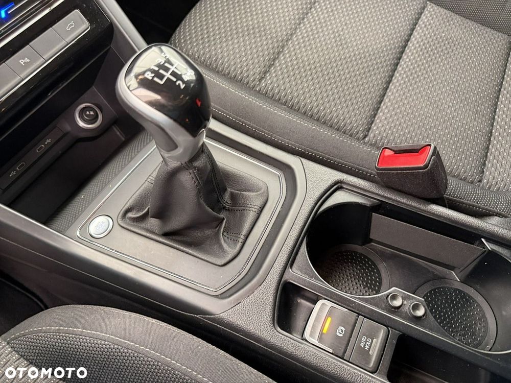 Volkswagen Touran 1.5 TSI EVO Comfortline - 19