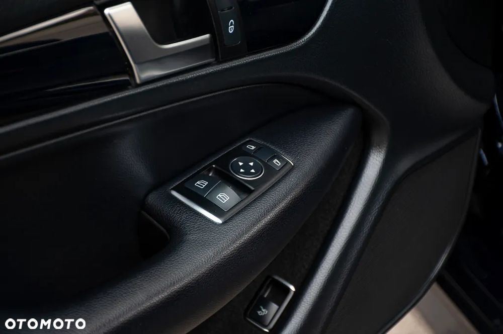 Mercedes-Benz Klasa C 180 BlueEFFICIENCY - 37