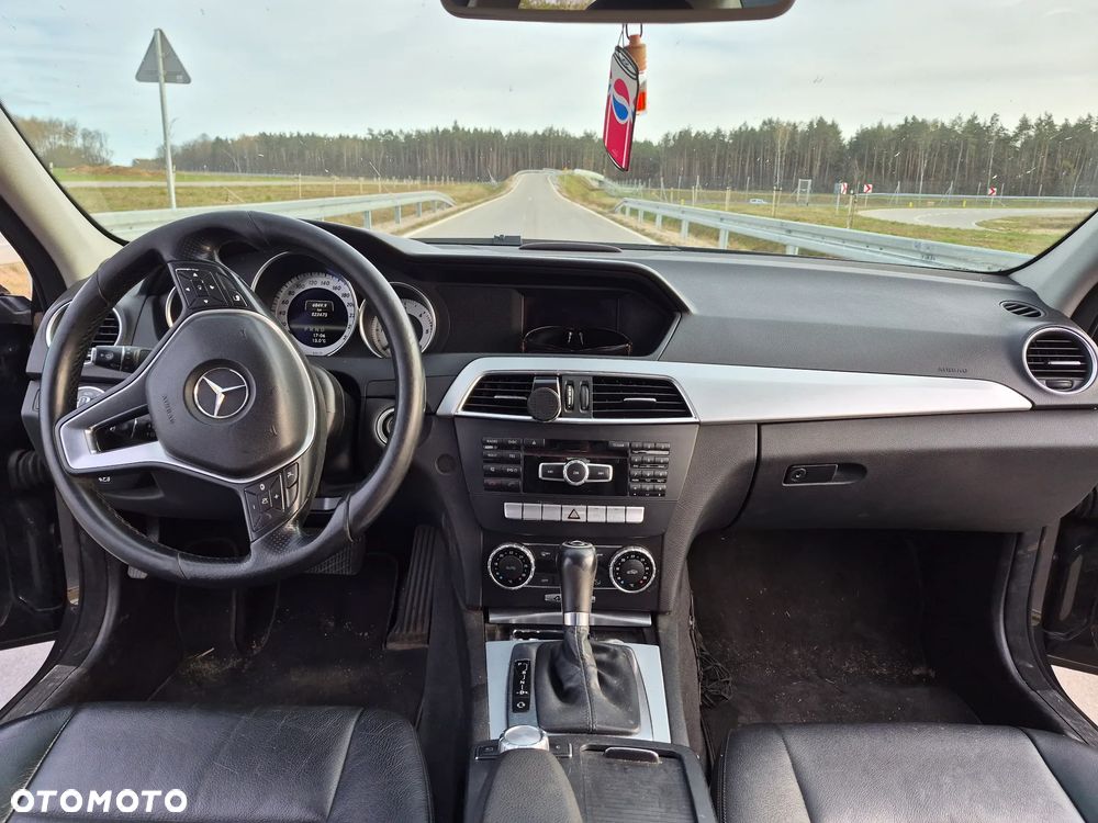 Mercedes-Benz Klasa C 300 CDI DPF 4Matic (BlueEFFICIENCY) 7G-TRONIC Elegance - 9