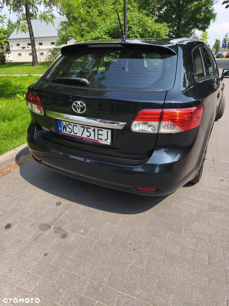 Toyota Avensis - 2