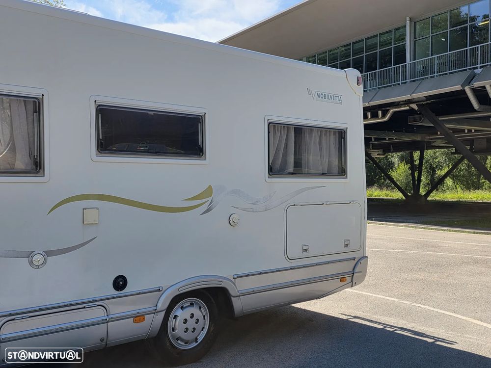 Mobilvetta Icaro P6 frigorífico grande + Forno - 36