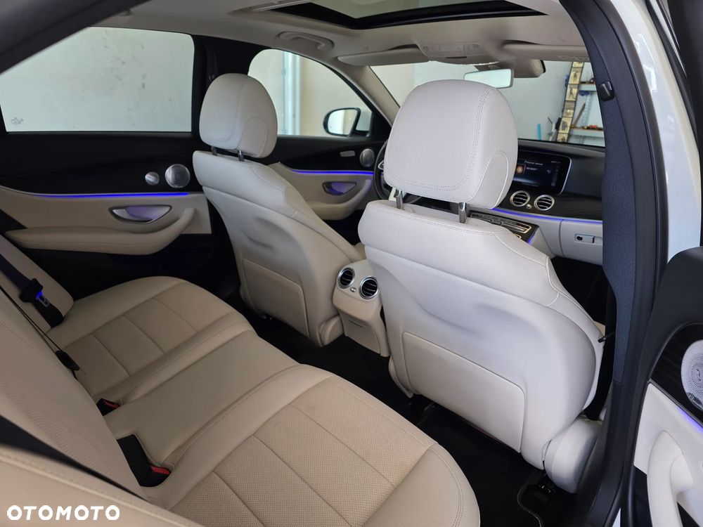 Mercedes-Benz Klasa E 300 de 9G-TRONIC Exclusive - 14