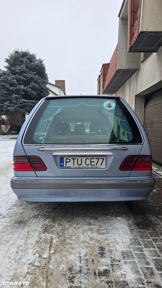 Mercedes-Benz Klasa E - 4