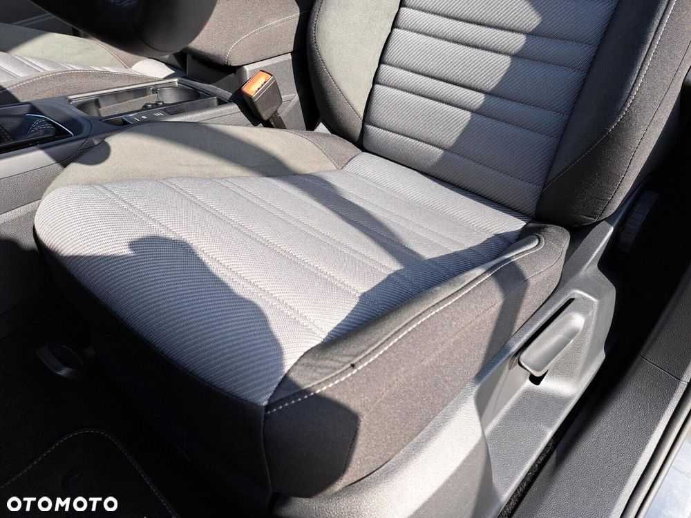Volkswagen Touran - 12