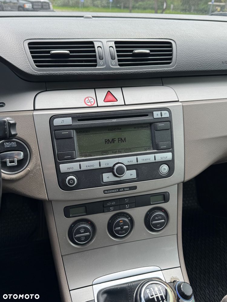 Volkswagen Passat 2.0 TDI Comfortline - 14