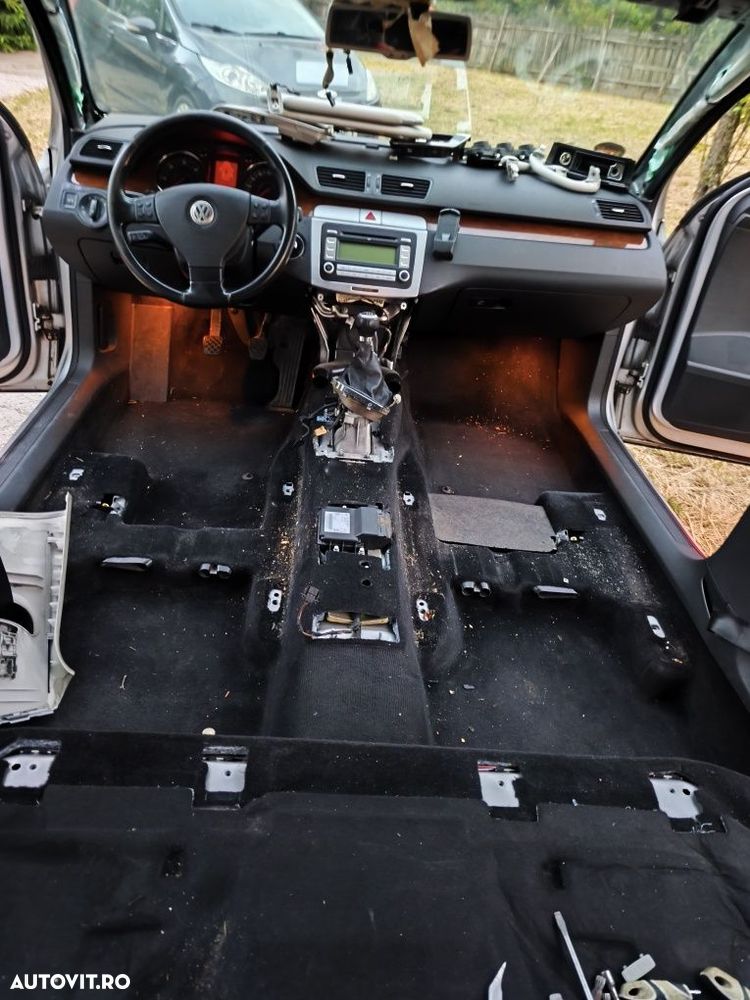 Mochetă podea interior pe negru Volkswagen Passat B6 2005-2010 - 4