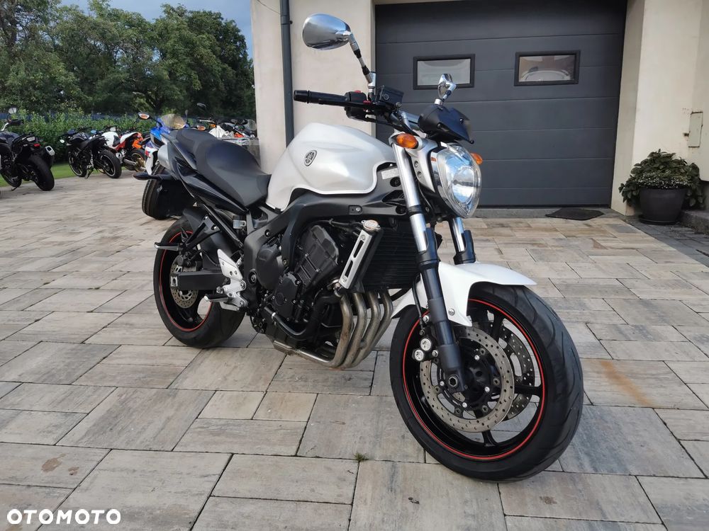 Yamaha FZ6 - 1