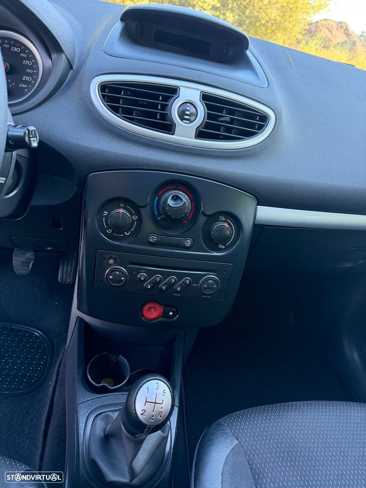 Renault Clio - 8