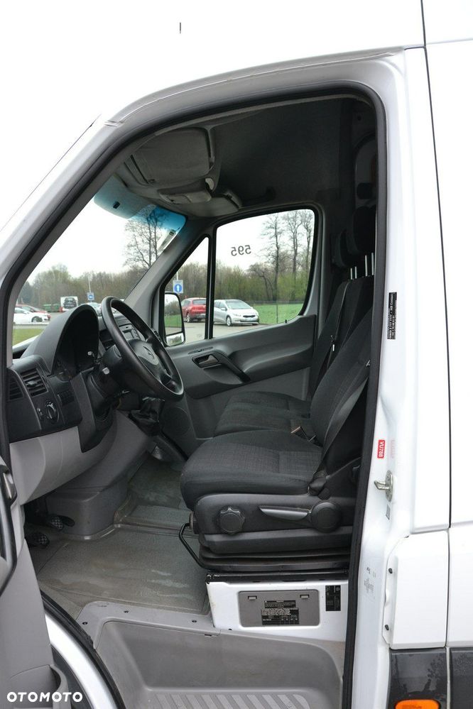 Mercedes-Benz Sprinter - 10