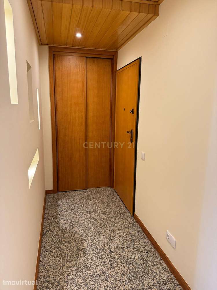 T2 com 129,2 m² | 2 Lugares de Garagem | Rio Tinto, Gondomar - Grande imagem: 2/21