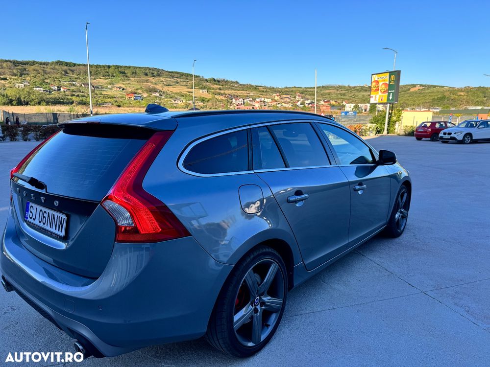 Volvo V60 D4 Geartronic R-Design - 3