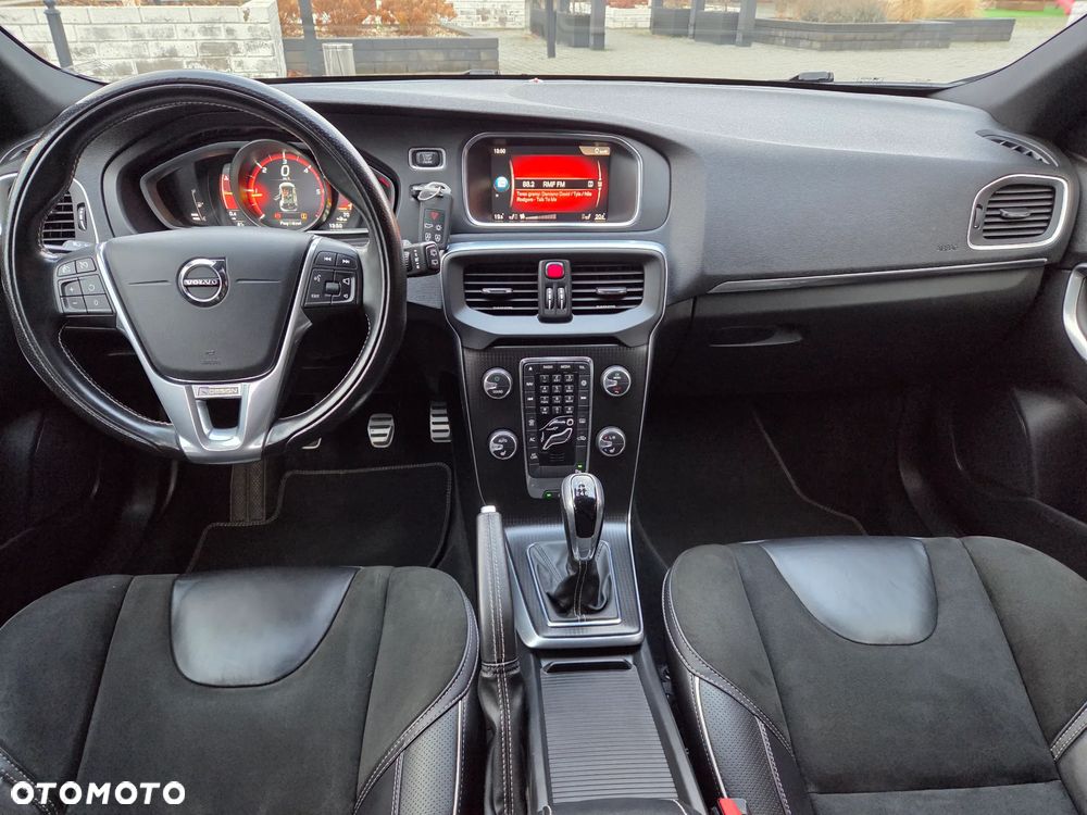 Volvo V40 D3 Drive-E R-Design Momentum - 17