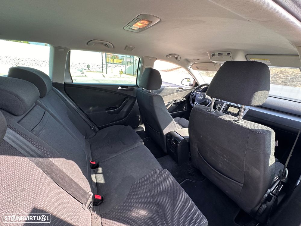 VW Passat 1.6 TDI BlueMotion Comfortline - 10