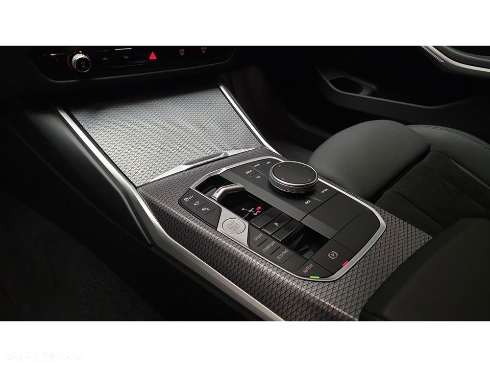 BMW Seria 3 320d xDrive Sport - 22