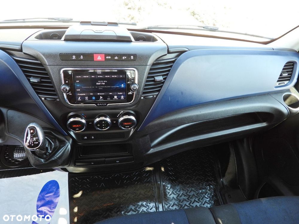 Iveco DAILY 35S16 SKRZYNIA 8 PALET TEMPOMAT LEDY AUTOMAT HI-MATIC KLIMATYZACJA  160KM - 34