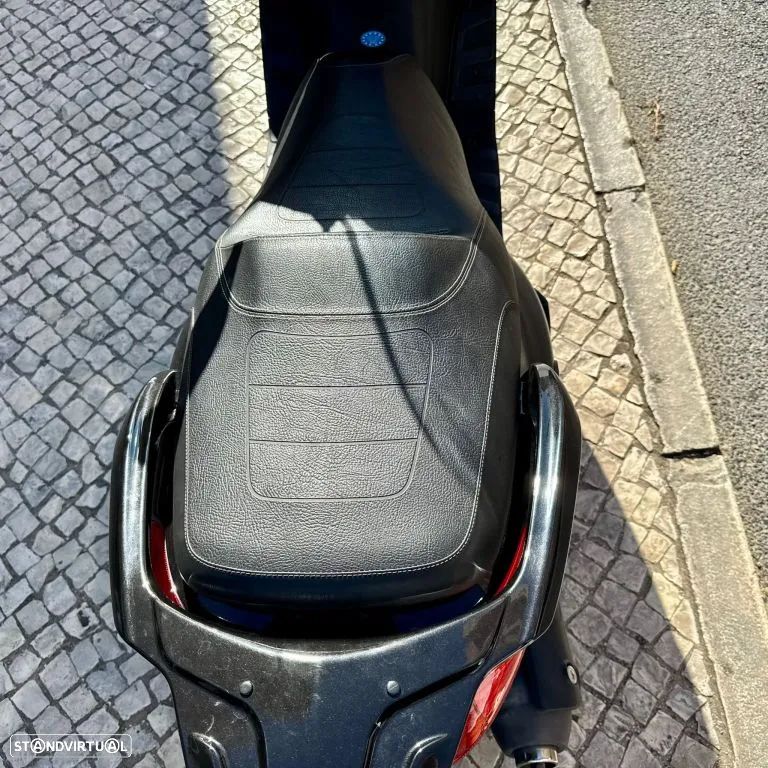 Piaggio XEvo X7 - 15
