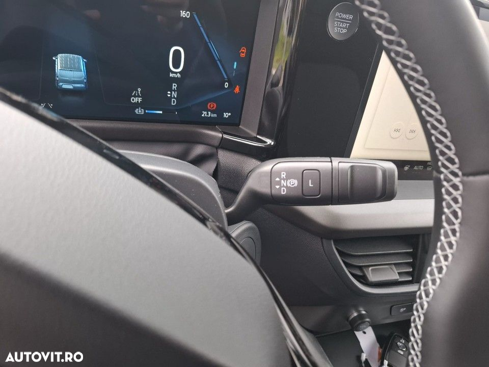 Ford Transit Courier - 13