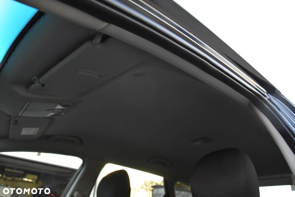Kia Ceed 1.6 GDI ISG Dream-Team Edition - 36