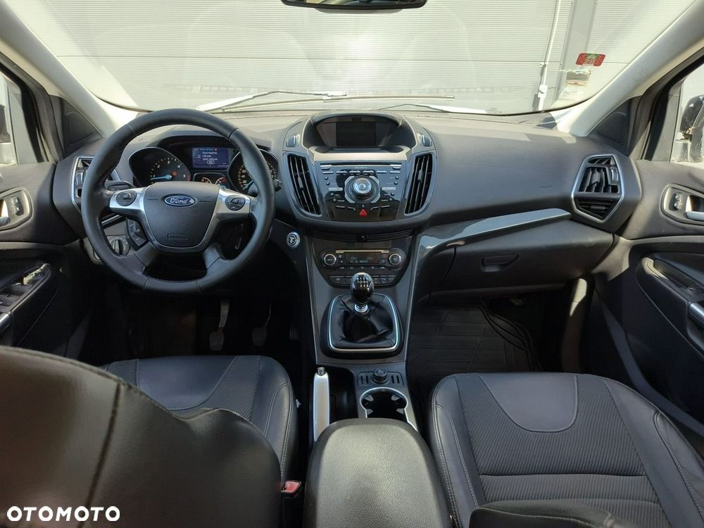 Ford Kuga - 10