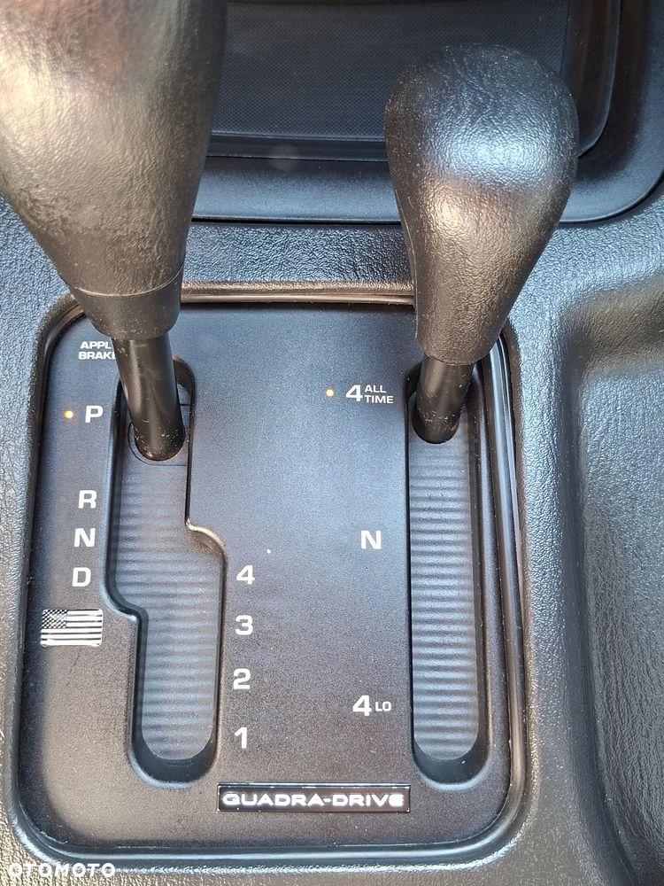 Jeep Grand Cherokee - 31