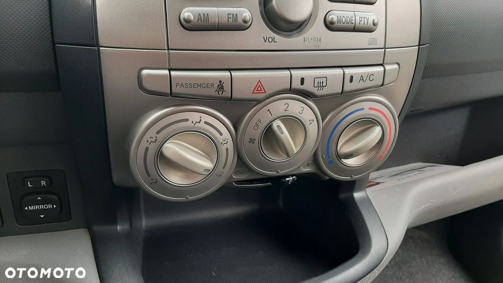 Daihatsu Sirion 1.3 - 12