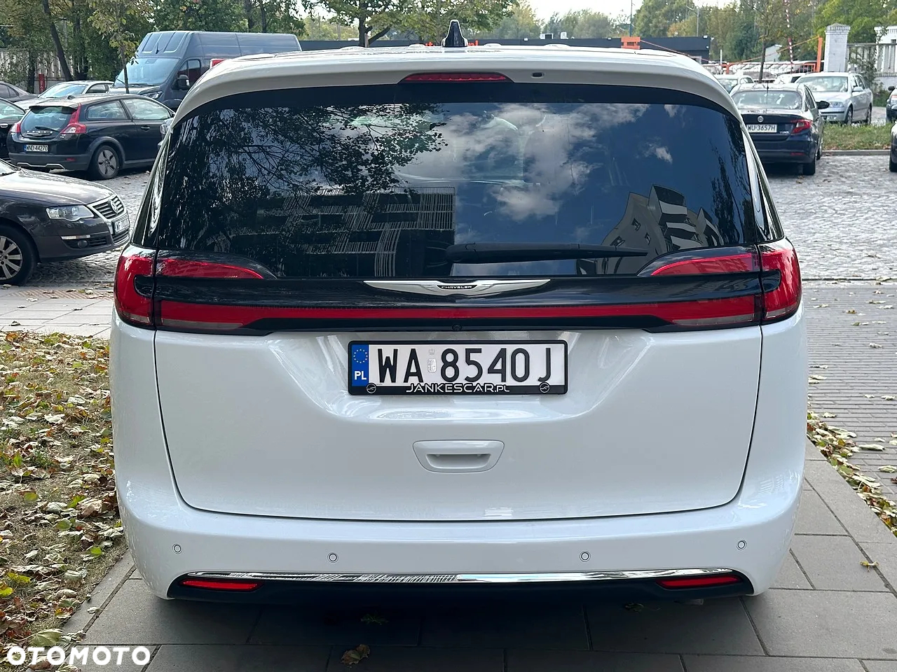 Chrysler Pacifica - 4