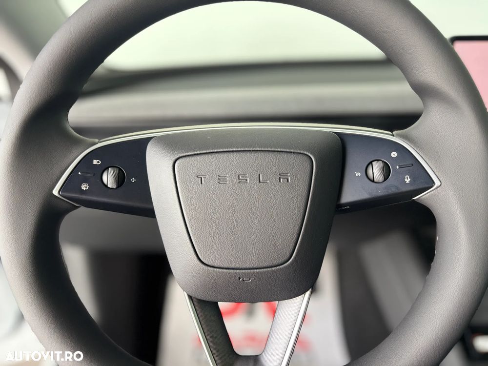 Tesla Model 3 - 11