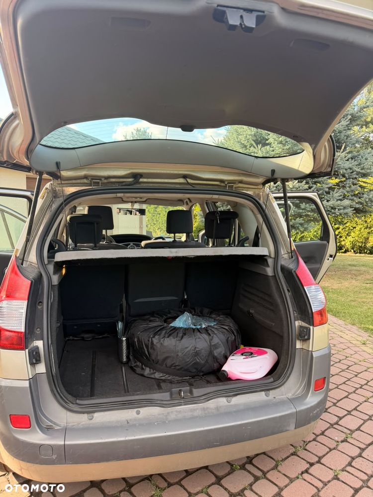 Renault Scenic 1.6 16V Expression - 8