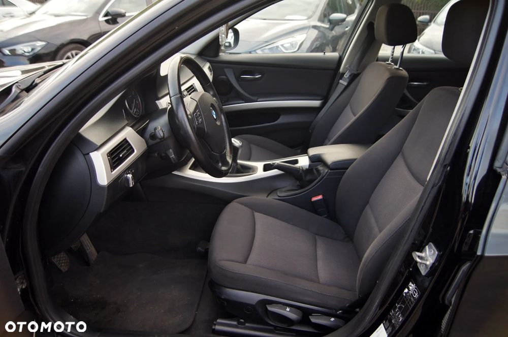 BMW Seria 3 320d - 8