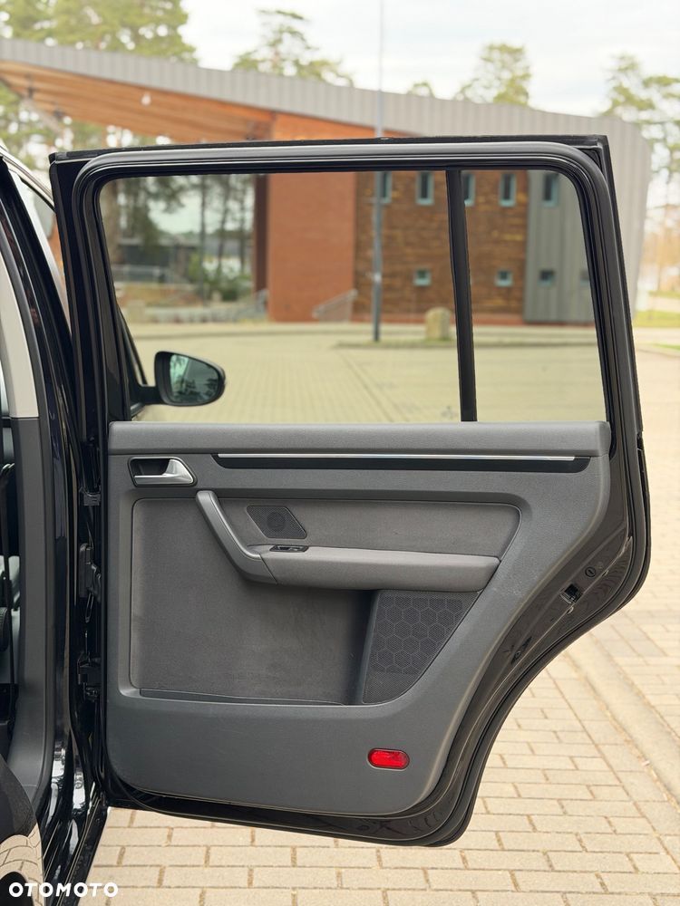 Volkswagen Touran 2.0 TDI Highline - 12