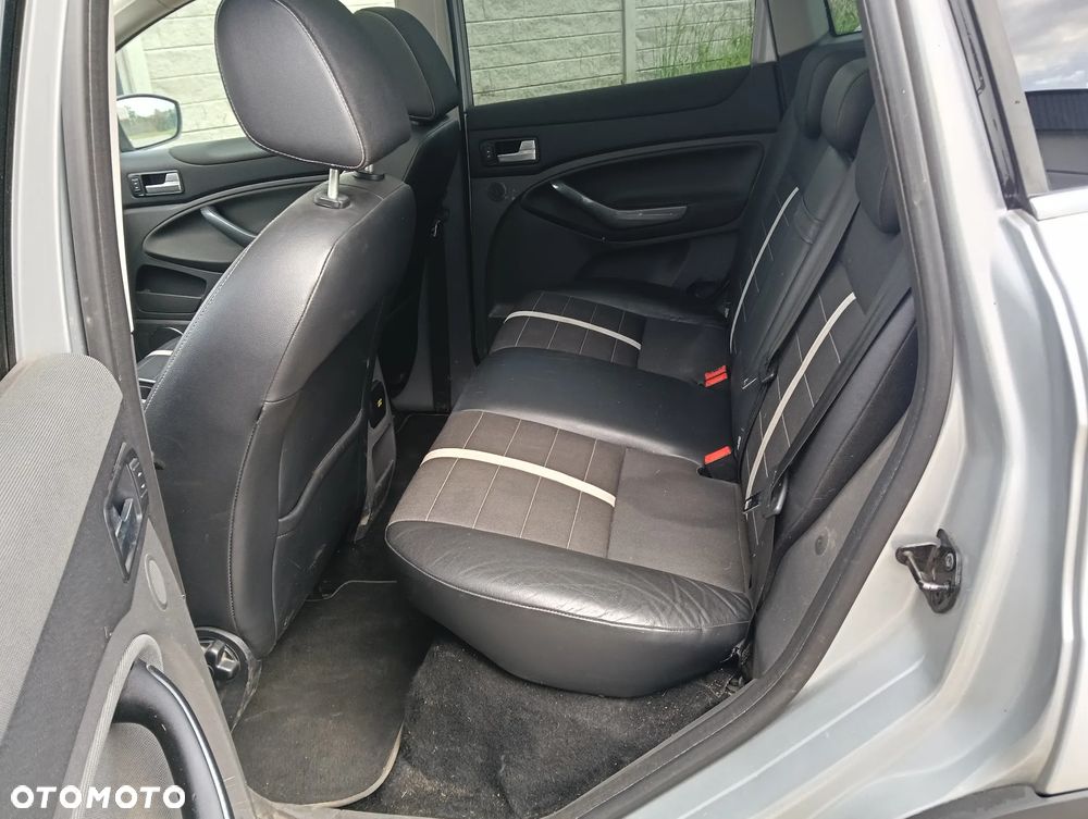 Ford Kuga 2.0 TDCi 4x4 Titanium - 14