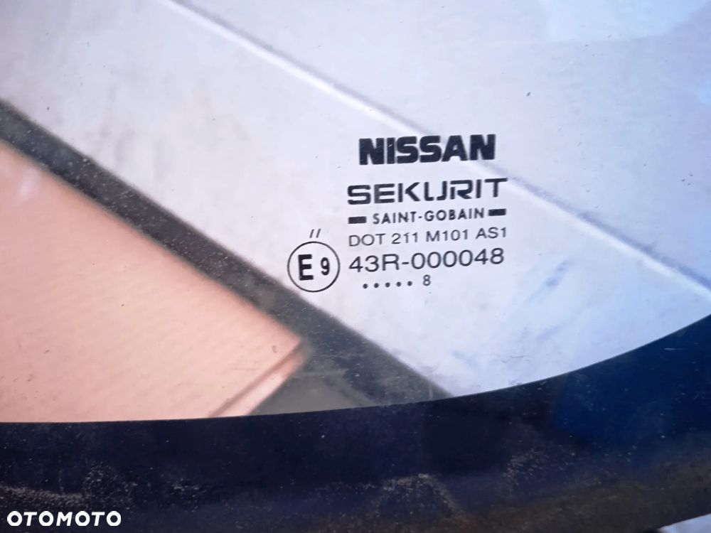Szyba przednia Nissan Vanette - 3