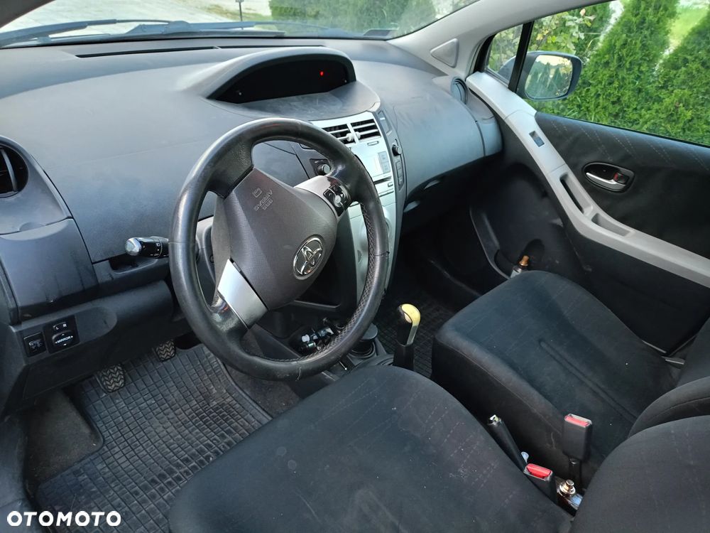 Toyota Yaris - 5
