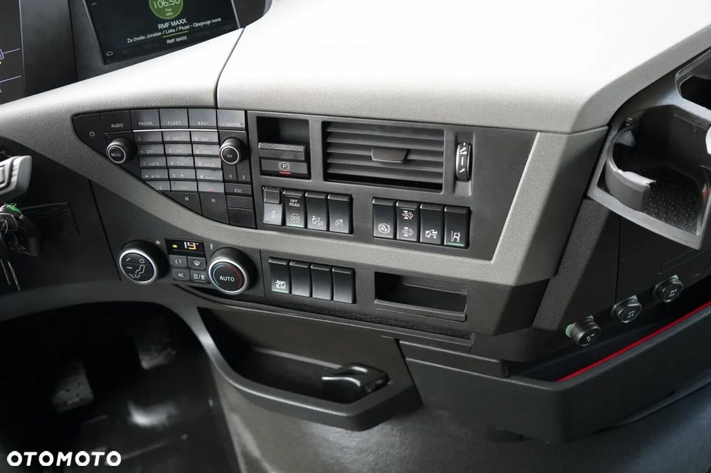 Volvo FH 500 / KLIMA POSTOJOWA / I-SHIFT - 29