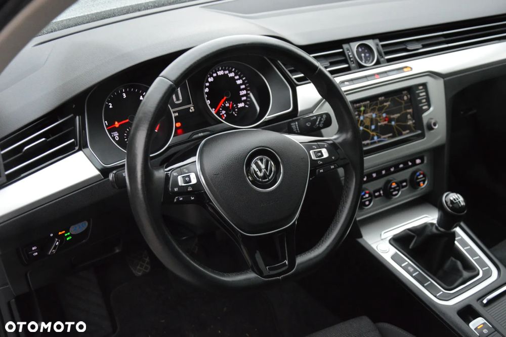 Volkswagen Passat 2.0 TDI BMT Comfortline - 10